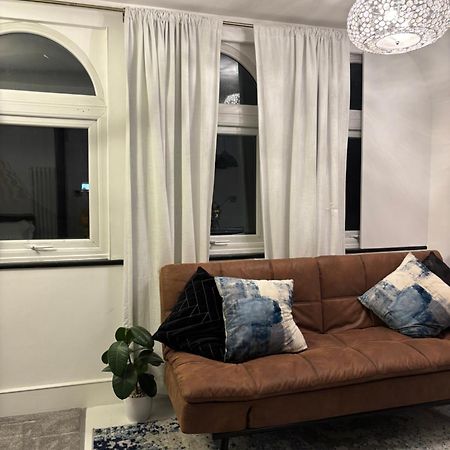 Newly Renovated Modern Studio Apartment In West Kensington Londres Exterior foto